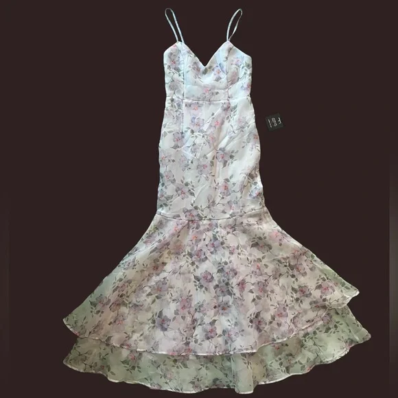 Pure Splendor Light Blue Floral Organza Trumpet
Maxi Dress - Picture 6 of 8